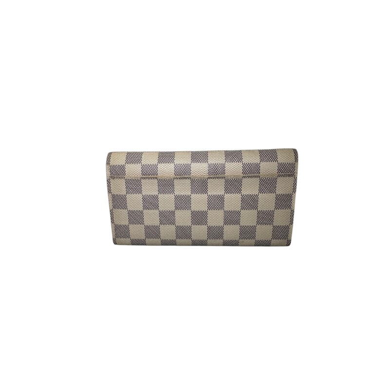 Louis Vuitton Sarah Damier Azur Wallet<br />
<br />
Date Code: Microchip<br />
<br />
Dimensions:7.5 x 4.1 x 0.8 inches<br />
                        (Length x Height x Width<br />
<br />
In very good condition. Some minor hardware scratches.<br />
<br />
Comes with origianl dust bag. No box.