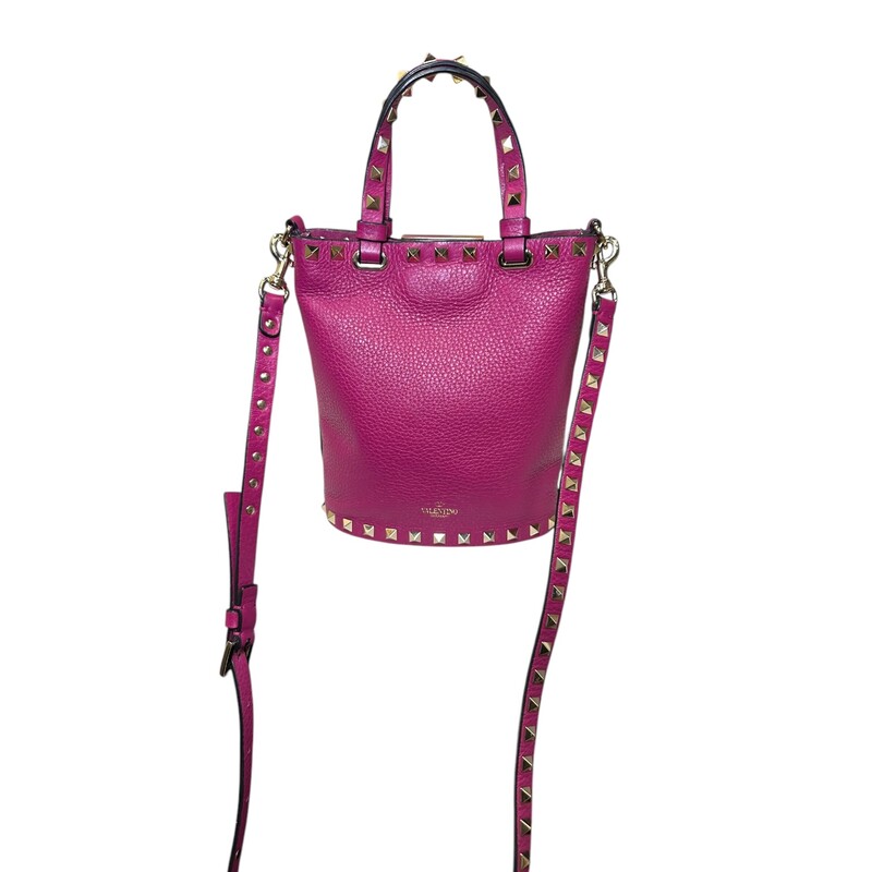 Valentino Mini Bucket Rose Violet Crossbody

Dimensions:
Base length: 6.25 in
Height: 7.25 in
Width: 3.00 in
Drop: 3.75 in
Drop: 22.00 in

In very good condition. Light stain on the interior pocket.

Comes with the original dust bag.