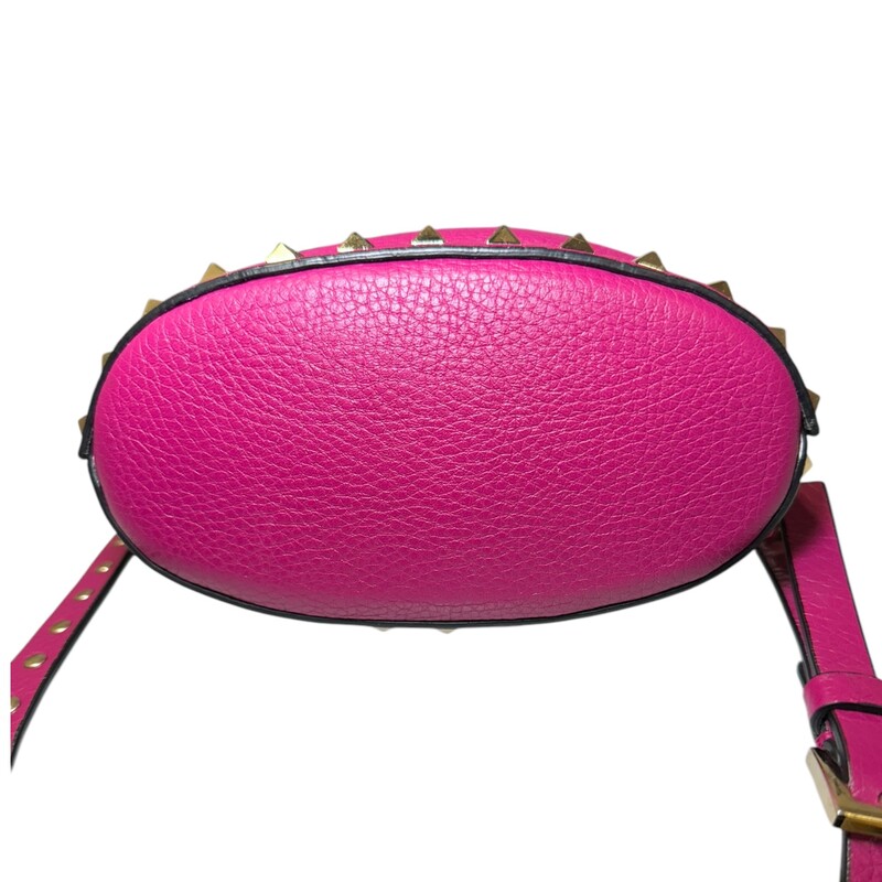 Valentino Mini Bucket Rose Violet Crossbody<br />
<br />
Dimensions:<br />
Base length: 6.25 in<br />
Height: 7.25 in<br />
Width: 3.00 in<br />
Drop: 3.75 in<br />
Drop: 22.00 in<br />
<br />
In very good condition. Light stain on the interior pocket.<br />
<br />
Comes with the original dust bag.