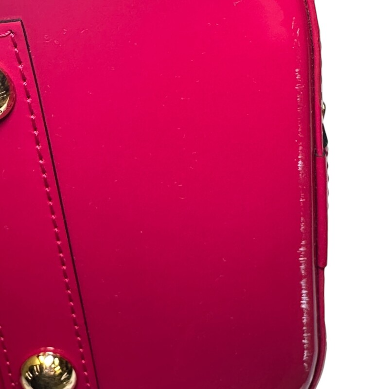 Louis Vuitton Alma Vernis Pink Patent  Handbag with Lock. No key.<br />
<br />
Date Code:SD1114<br />
<br />
Dimensions:<br />
<br />
In very good condition. A minor scuff towards the base. Some marks on bottom of the bag.<br />
<br />
Does not come with original dust bag or box.