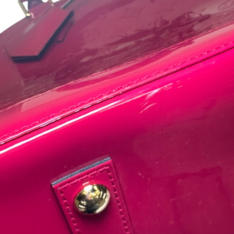 Louis Vuitton Alma Vernis Pink Patent  Handbag with Lock. No key.<br />
<br />
Date Code:SD1114<br />
<br />
Dimensions:<br />
<br />
In very good condition. A minor scuff towards the base. Some marks on bottom of the bag.<br />
<br />
Does not come with original dust bag or box.
