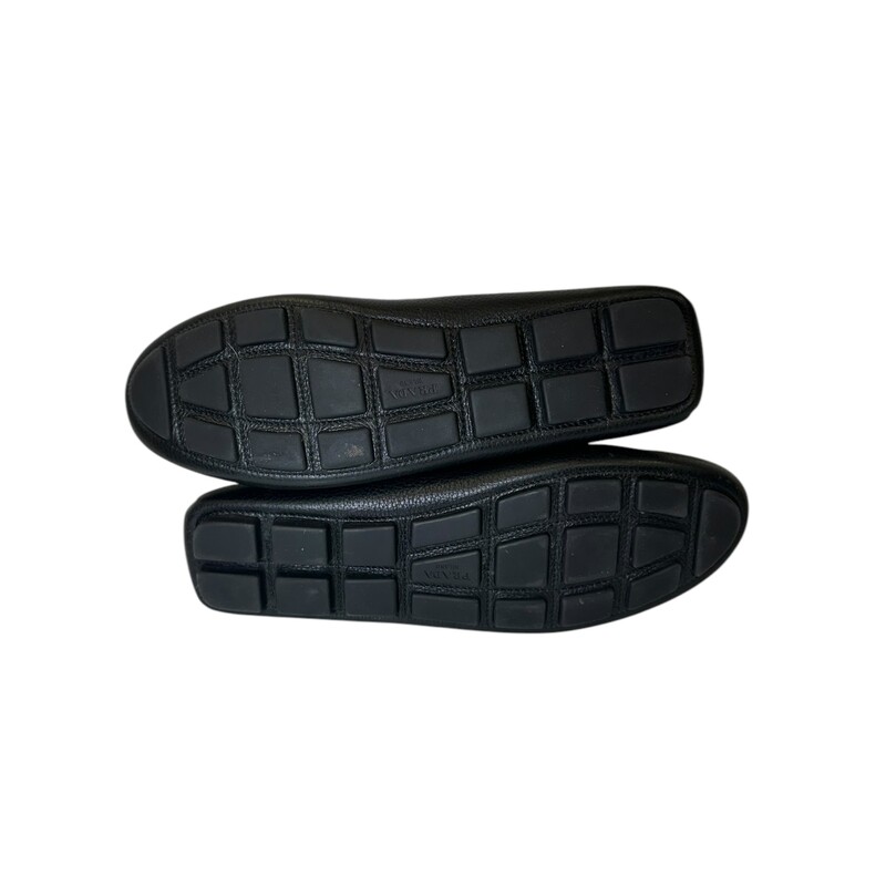 Prada Black Leather Bow  Logo Loafers<br />
<br />
Size:  39<br />
<br />
Style Code: 1DD070<br />
<br />
In very good condition. Some minor wear of the leather by the toe fronts.<br />
<br />
Comes with box. No dust bag.