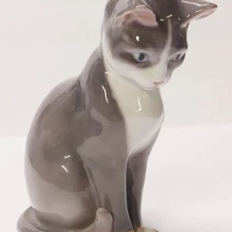 B&G Cat Figurine