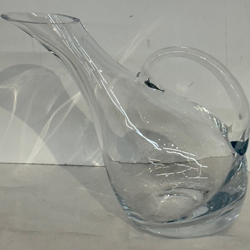 Tilted Decanter W Handle
