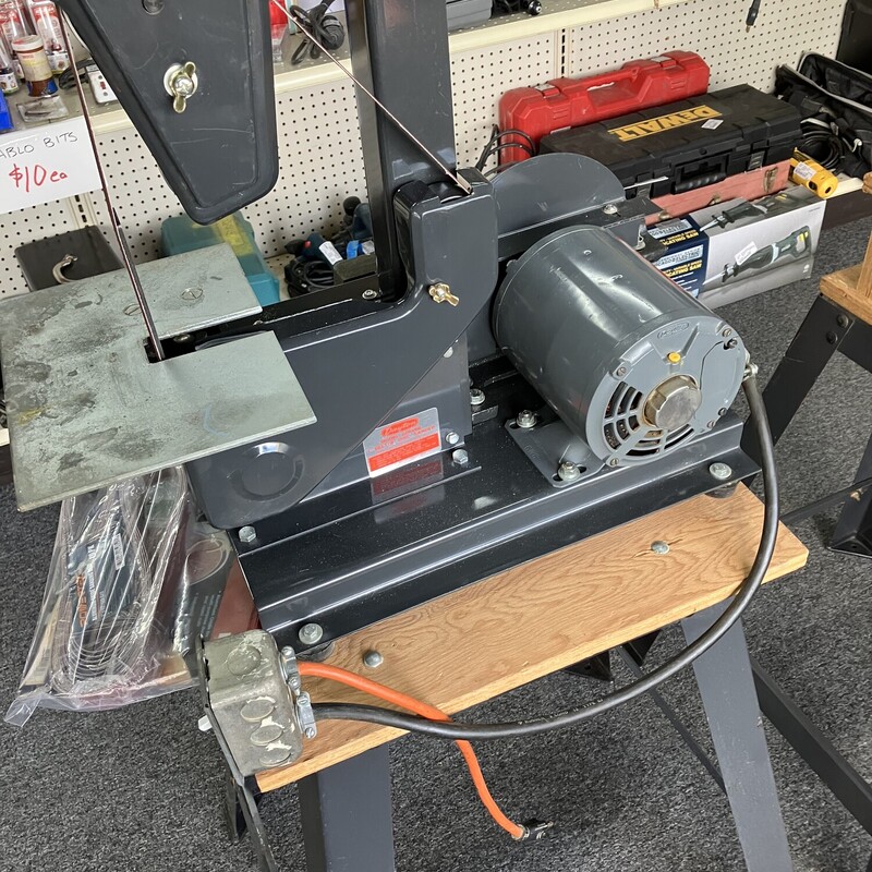 Belt Disc Sander, Dayton, Size: 1\" x 42\" belt and 8\" disc<br />
stand included