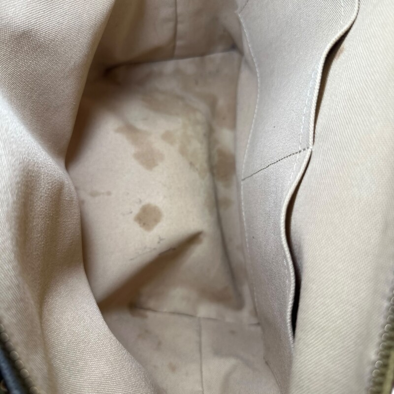 Louis Vuitton Totally PM Damier Azur<br />
<br />
Date Code: FL2190<br />
<br />
Dimensions:<br />
Base length: 11 in<br />
Height: 10.5 in<br />
Width: 5 in<br />
Drop: 8.5 in<br />
<br />
In very good condition. Light corner wear. Stains to the interior.<br />
<br />
Does not come with the original dust bag or box.