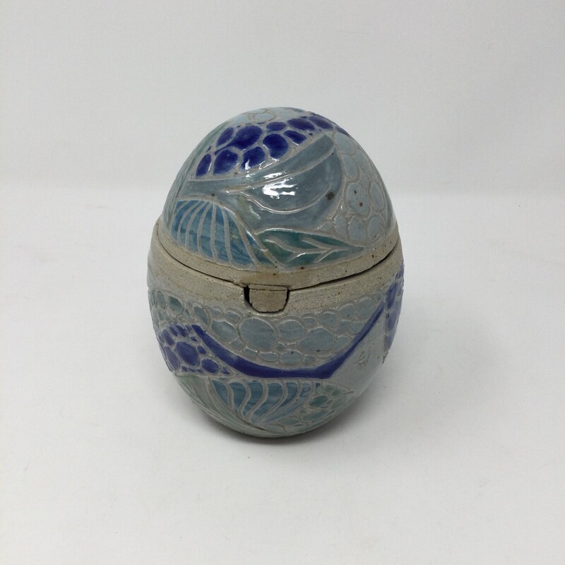 Oval Pottery Canister Wit