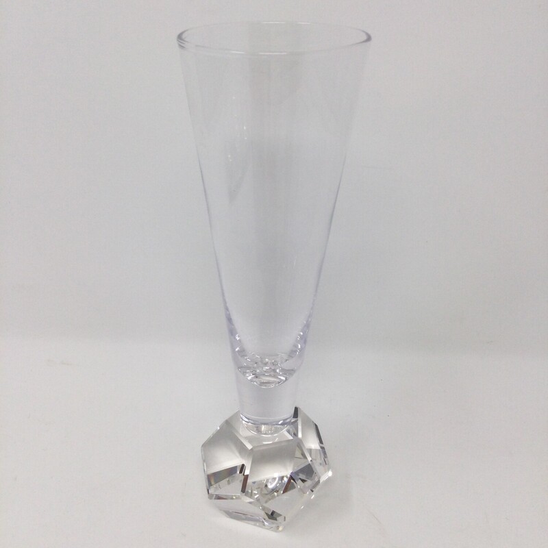 Small Glass Vase,
Clear,
Size: 8 X 2.5 In