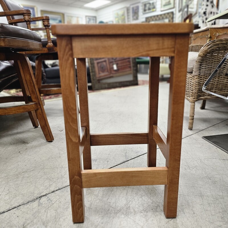 Holsag Canada Stool<br />
Size: 26H16L16W Inches