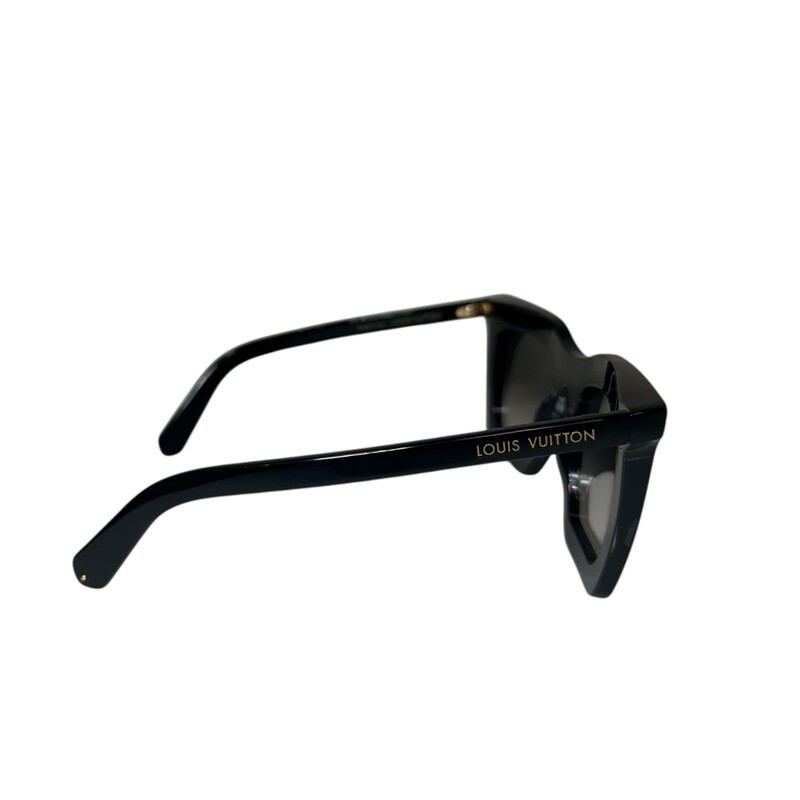 Louis Vuitton La Grande bellezza Sunglasses<br />
<br />
Style Code:Z1217W<br />
<br />
In good condition, Some scratching on the frame and lenses.<br />
<br />
Does come with original box. No dust bag.