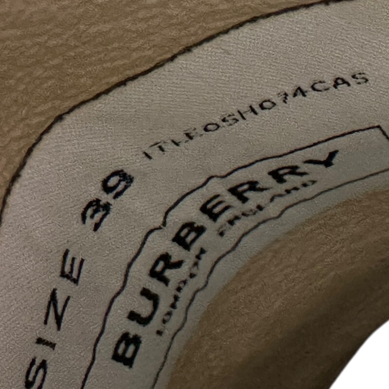 Burberry Check Soft Fawn Sneakers<br />
<br />
Size: 39<br />
<br />
In very good condition. Light scuffs on sole trim<br />
<br />
Comes with the original dust bag and box.