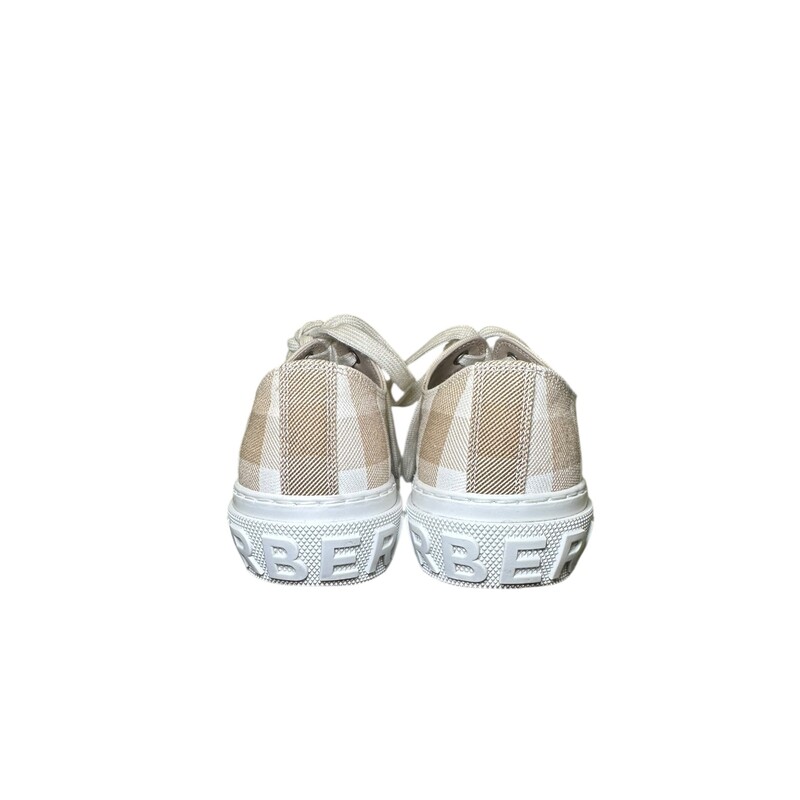 Burberry Check Soft Fawn Sneakers<br />
<br />
Size: 39<br />
<br />
In very good condition. Light scuffs on sole trim<br />
<br />
Comes with the original dust bag and box.