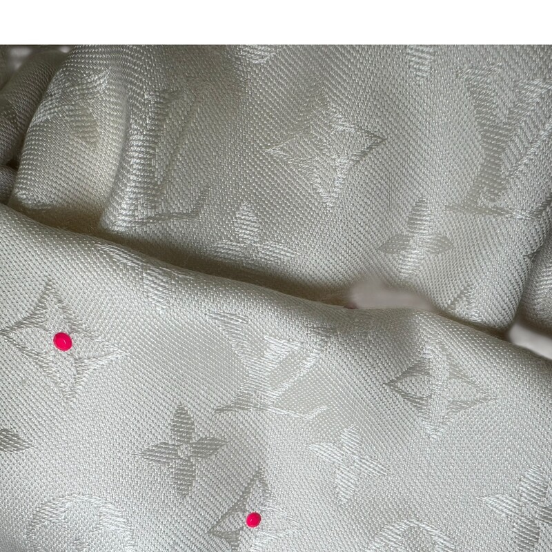 Louis Vuitton Poppygram Polk Dot Scarf<br />
<br />
Style Code: M76153<br />
<br />
Dimensions: 56 L x 27 W inches<br />
<br />
In very good condition.<br />
<br />
Does  come with original box.