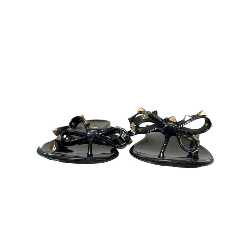 Valentino Rockstud Bow Black Sandals

Size: 38

Some minor scratches on hardware.

Does not come with original dust bag or box.