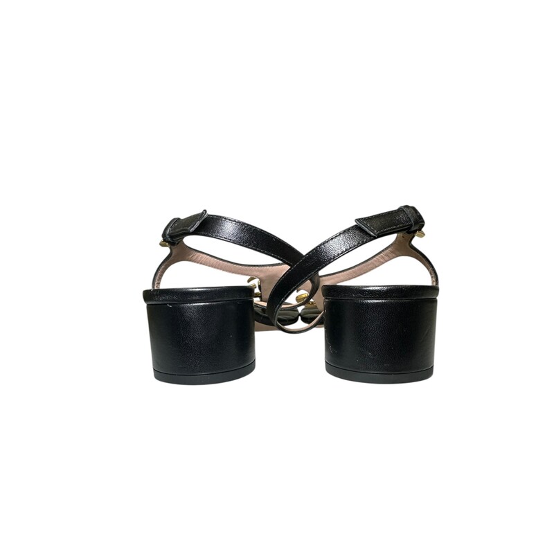 Gucci Double GG Marmont Thong Leather Sandal<br />
<br />
Size: 39<br />
<br />
In very good condition. Some wear to the bottoms.<br />
<br />
Comes with original dust bag. No box.