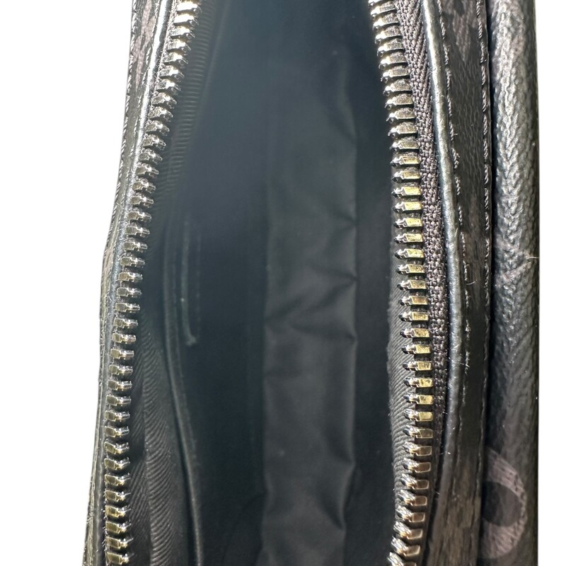Louis Vuitton Streamer Eclipse Crossbody<br />
<br />
Date Code: Chipped/Entrupy Certificate Provided<br />
<br />
Dimensions:<br />
Base length: 9.25 in<br />
Height: 7 in<br />
Width: 3 in<br />
Drop: 21 in<br />
<br />
In very good condition. Light scratching to the hardware. Light wear to the interior.<br />
<br />
Does not come with the original dust bag or box.