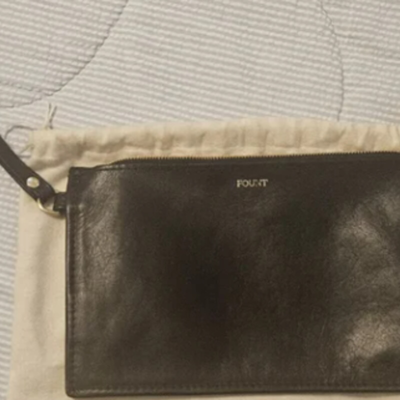 Fount Finley Clutch