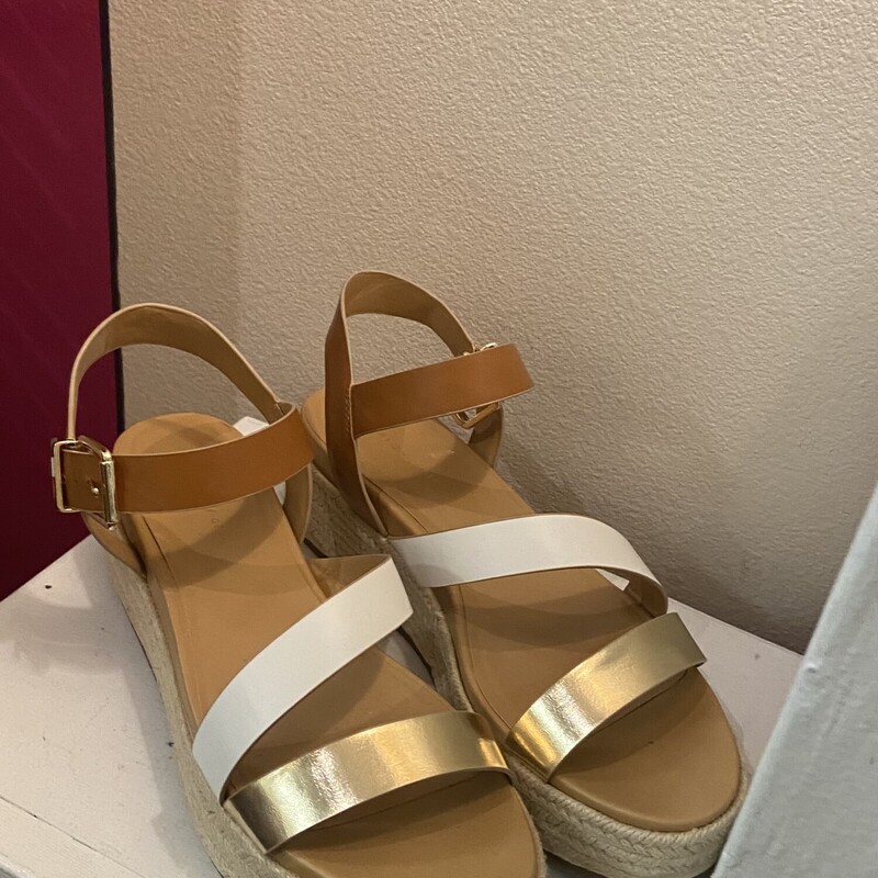 Brw/G/W Esp Sandal<br />
Brw/G/W<br />
Size: 9.5 R $90