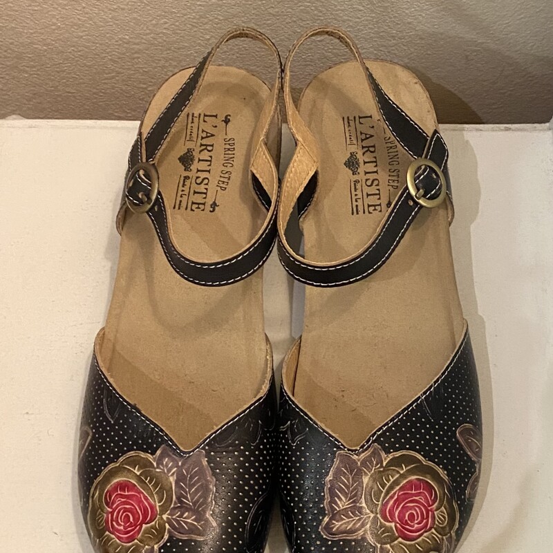 Blk/B/Pk Maryjane<br />
Blk/B/Pk<br />
Size: 8.5 R$129