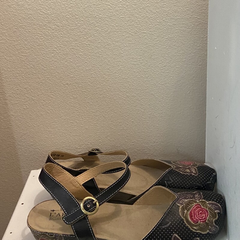 Blk/B/Pk Maryjane<br />
Blk/B/Pk<br />
Size: 8.5 R$129