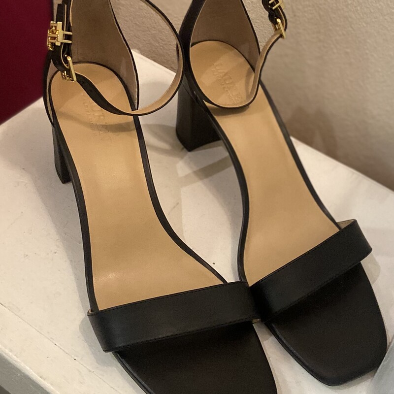 BK Lthr Bckle Heel Sandal<br />
Black<br />
Size: 8 R $145