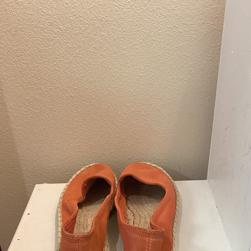 Tngerine Suede Espidrlle<br />
Tangerine<br />
Size: 9