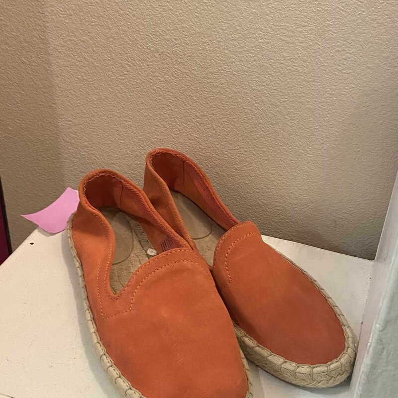 Tngerine Suede Espidrlle<br />
Tangerine<br />
Size: 9