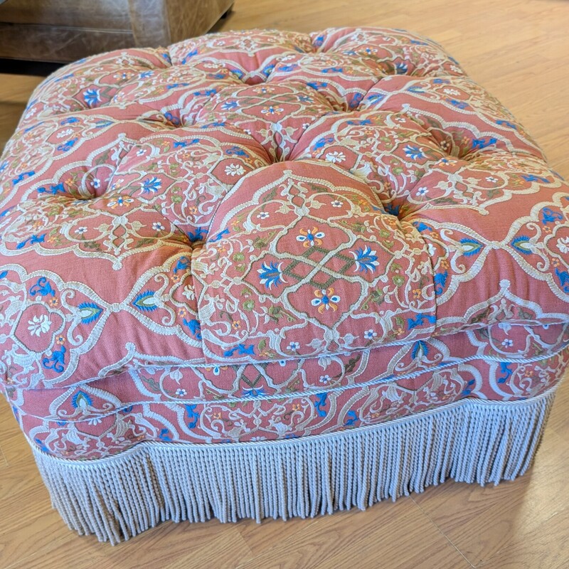 Traditional Custom Tuffed Ottoman with Fringe, Wheels
Fabric
34 x 34 x 17
