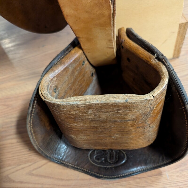 Mcclellan Saddle US, Stirrups, 1930s?
with stand
14?