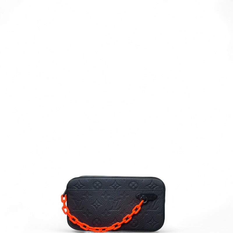 Louis Vuitton Taurillon Monogram Uniformes Solar Ray Soft Pochette Volga Belt Bag Black

Date Code: PE2252 Uniformes Bag

Dimensions:
Length: 8.5 in
Height: 5 in
Width: 1.75 in
Longest length : 47.5

In excellent condition.

Comes with the original dust bag.