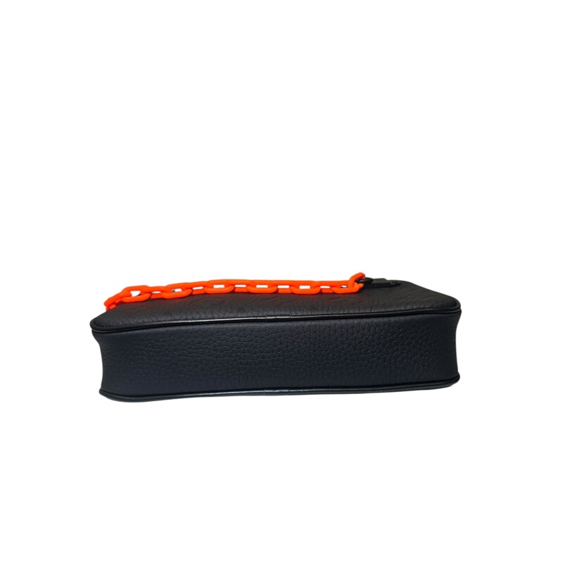 Louis Vuitton Taurillon Monogram Uniformes Solar Ray Soft Pochette Volga Belt Bag Black<br />
<br />
Date Code: PE2252 Uniformes Bag<br />
<br />
Dimensions:<br />
Length: 8.5 in<br />
Height: 5 in<br />
Width: 1.75 in<br />
Longest length : 47.5<br />
<br />
In excellent condition.<br />
<br />
Comes with the original dust bag.
