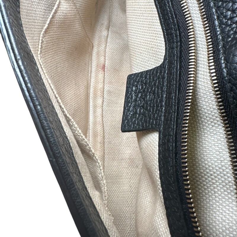 Gucci Soho Calfskin Leather Chain Bag<br />
<br />
Style Code: 536224.213317<br />
<br />
Dimensions:<br />
Base length: 10.25 in<br />
Height: 5.5 in<br />
Width: 2 in<br />
Drop: 21 in<br />
<br />
In very good condition. Some scratching on hardware and interior marks.<br />
<br />
Comes with the original dust bag and box.