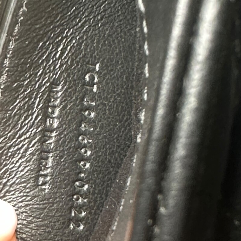 Saint Laurent LouLou Puffer Chain Bag<br />
<br />
Style code: TCT494699.0622<br />
<br />
Dimensions:  9.8 L x 6.6 H inches<br />
<br />
In very good condition. Some very minor corner wear. Some very minor wear on the strap.<br />
<br />
Comes with original dust bag and box.