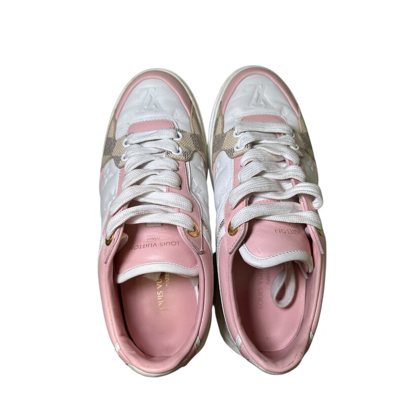 Louis Vuitton Timeout Damier Azur<br />
<br />
Size: 36<br />
<br />
Code: MS1221<br />
<br />
In very good condition. Light scuffs around the shoes. Light creasing on the front of the toe.<br />
<br />
Does not come with the original dust bag or box.
