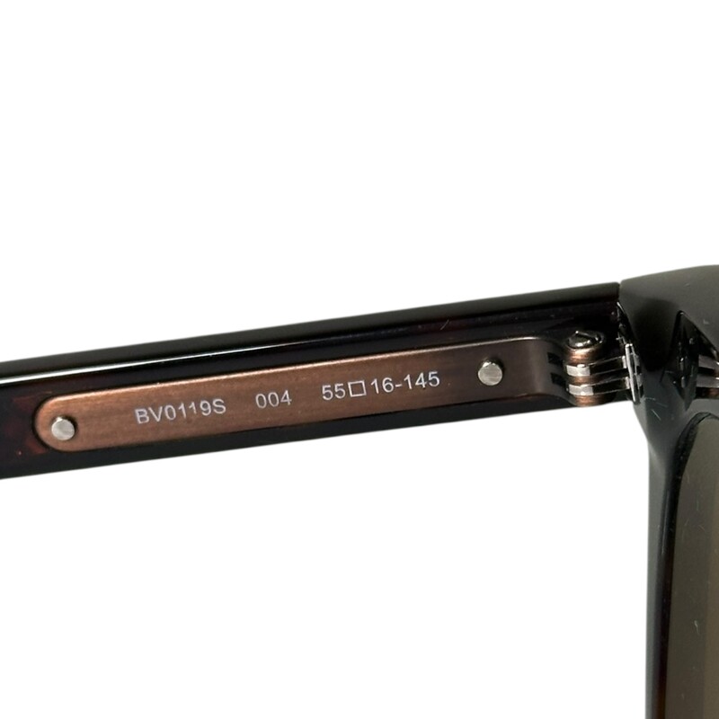 Bottega Venetta  Quilted Woven Black Sunglasses<br />
<br />
Style Code: BV0119S<br />
<br />
In very good condition .Some minor scratches on the lenses.<br />
<br />
Comes with the original case.
