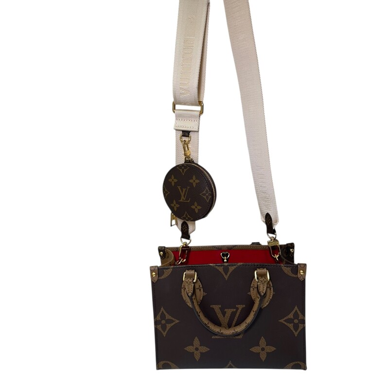 Louis Vutiton Reverse Monogram Giant Onthego PM<br />
<br />
Date Code: Microchip<br />
<br />
Dimensions:<br />
Base length: 9.75 in<br />
Height: 7.5 in<br />
Width: 4 in<br />
Drop: 3.5 in<br />
Drop: 21 in<br />
<br />
In excellent condition. Like new.<br />
<br />
Comes with the original dust bag. No box.