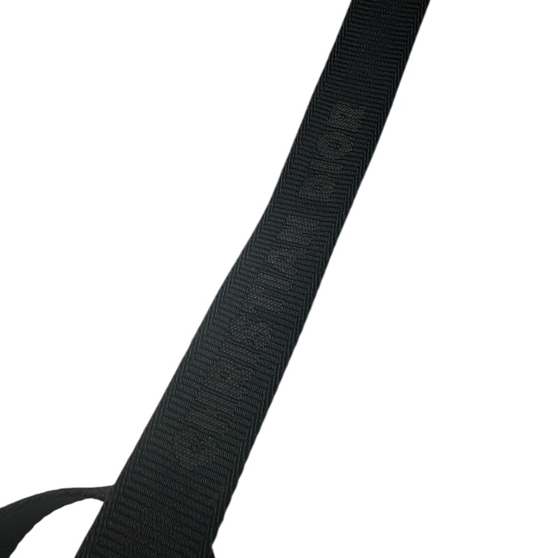 Dior Safari Oblique Mini Crossbody<br />
<br />
Serial Code:27-BO-0253<br />
<br />
In very good condition. Some interior marks and some scratching of the hardware.<br />
<br />
Does not come with original dust bag or box.