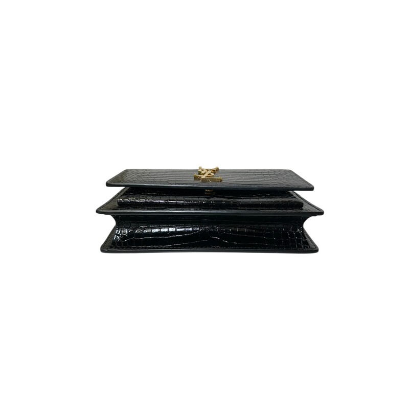 Ysl Sunset Croc WOC

Date Code:

Dimensions:

In excellent condition.

Comes with the original dust bag and box.