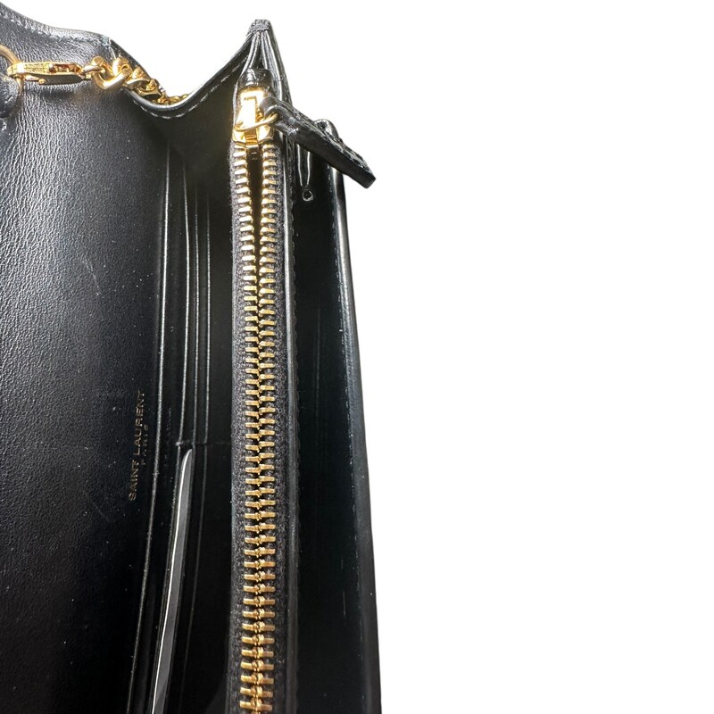 Ysl Sunset Croc WOC<br />
<br />
Date Code:<br />
<br />
Dimensions:<br />
<br />
In excellent condition.<br />
<br />
Comes with the original dust bag and box.