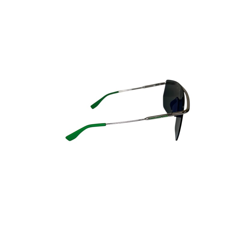 Dior Motion Mask Sunglasses

TF210133

In Very Good Condition. Minor Scraches.

Comes with original case. No box.