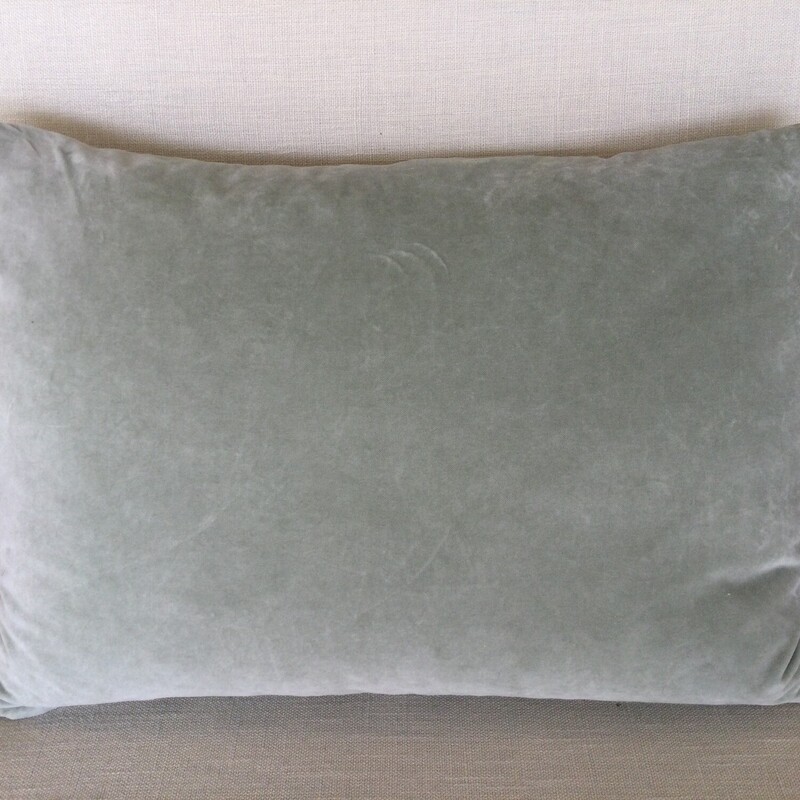 Velvet Lumbar Toss Cushio