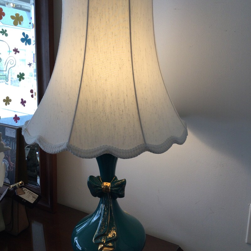 Ceramic Bow Lamp