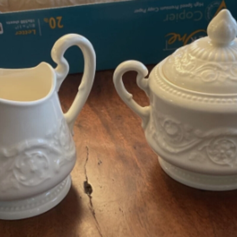 S2Wedgwood CreamerSug