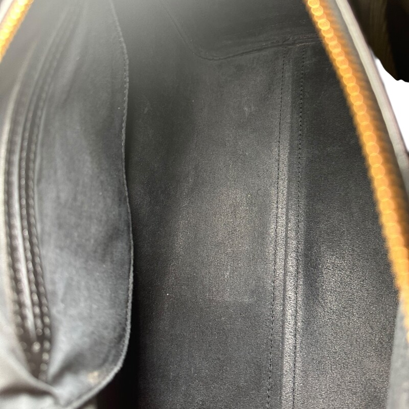 Louis Vuitton Speedy Epi Black 35<br />
<br />
Date Code: VI 0970<br />
<br />
Dimensions:<br />
Base length: 14.75 in<br />
Height: 10 in<br />
Width: 7.75 in<br />
Drop: 3.5 in<br />
<br />
In very good condition Very faint scratching on the the leather.<br />
<br />
Does not come with original dust bag or box.