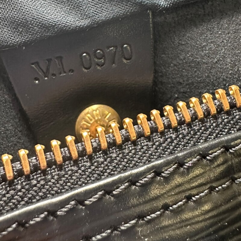 Louis Vuitton Speedy Epi Black 35<br />
<br />
Date Code: VI 0970<br />
<br />
Dimensions:<br />
Base length: 14.75 in<br />
Height: 10 in<br />
Width: 7.75 in<br />
Drop: 3.5 in<br />
<br />
In very good condition Very faint scratching on the the leather.<br />
<br />
Does not come with original dust bag or box.