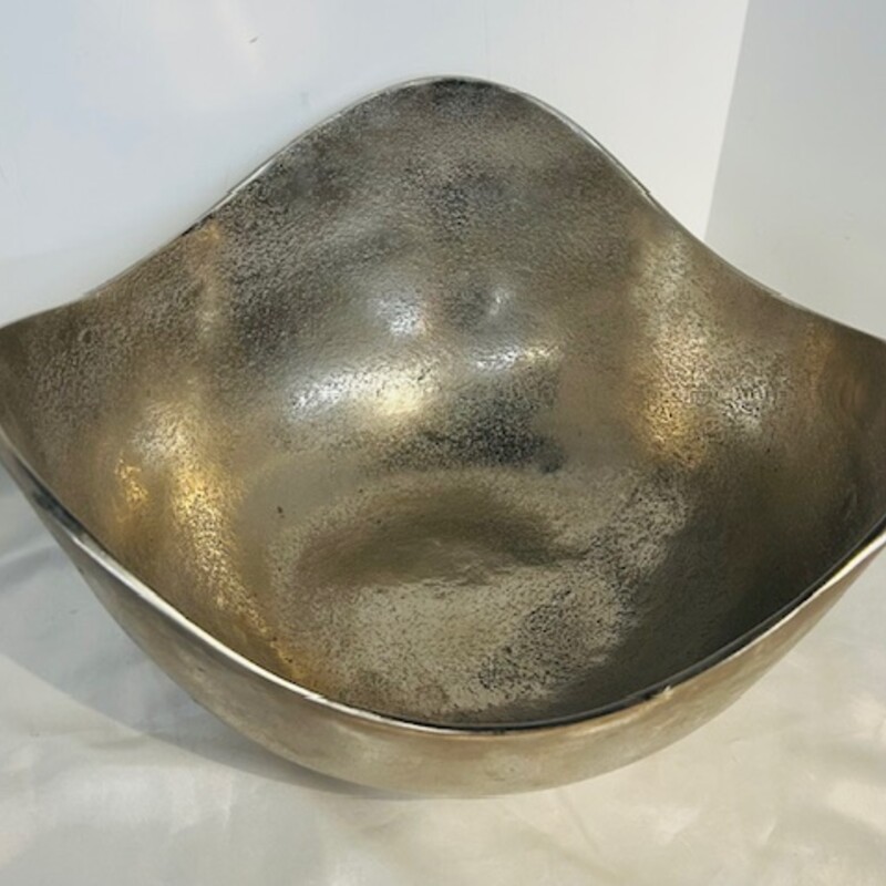 Aluminum Wavy Rim Bowl