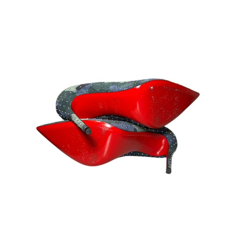 Louboutin Camo So Kate Plume 100 Camo<br />
<br />
Size: 36.5<br />
<br />
In very good condition. Light scuffing to the bottom of the soles.<br />
<br />
Does not come with the original dust bag or box.