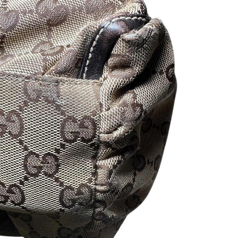 Gucci D Ring Large Monogram Tote<br />
<br />
Style Code: 189833 502752<br />
<br />
Dimensions:<br />
<br />
In good condition. Wear to the handle, leather trim and canvas.<br />
<br />
Does not come with the original dust bag or box.