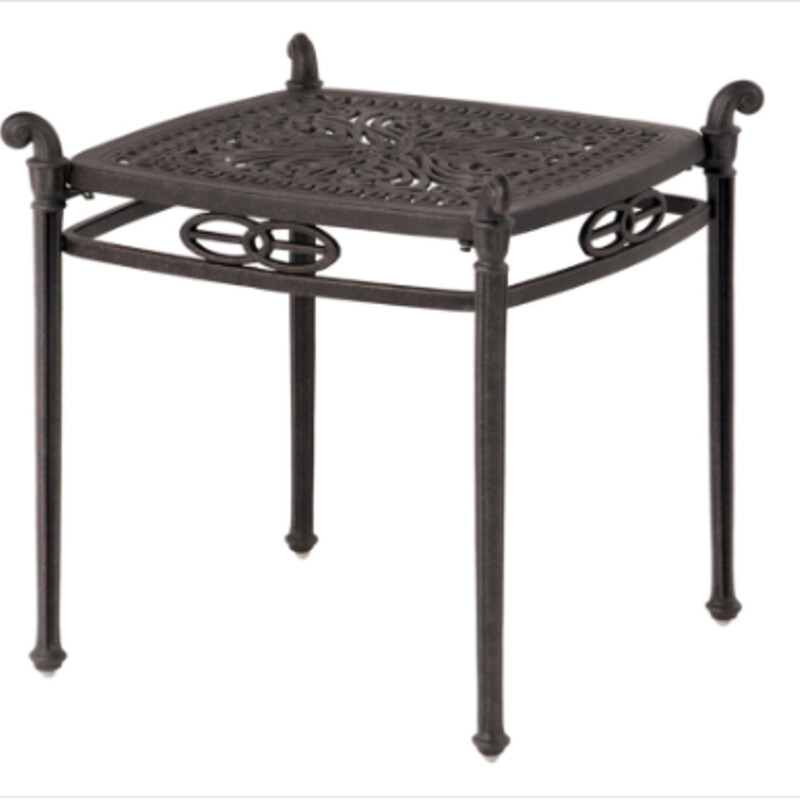 3 Piece Hanamint Grand Tuscany Outdoor Set<br />
Gold Black Cast Aluminum<br />
2 Chairs Size: 23x25x24H<br />
1 Coffee Table Size 23x25x24H<br />
Retail $2000<br />
Matching Loveseat Sold Separately