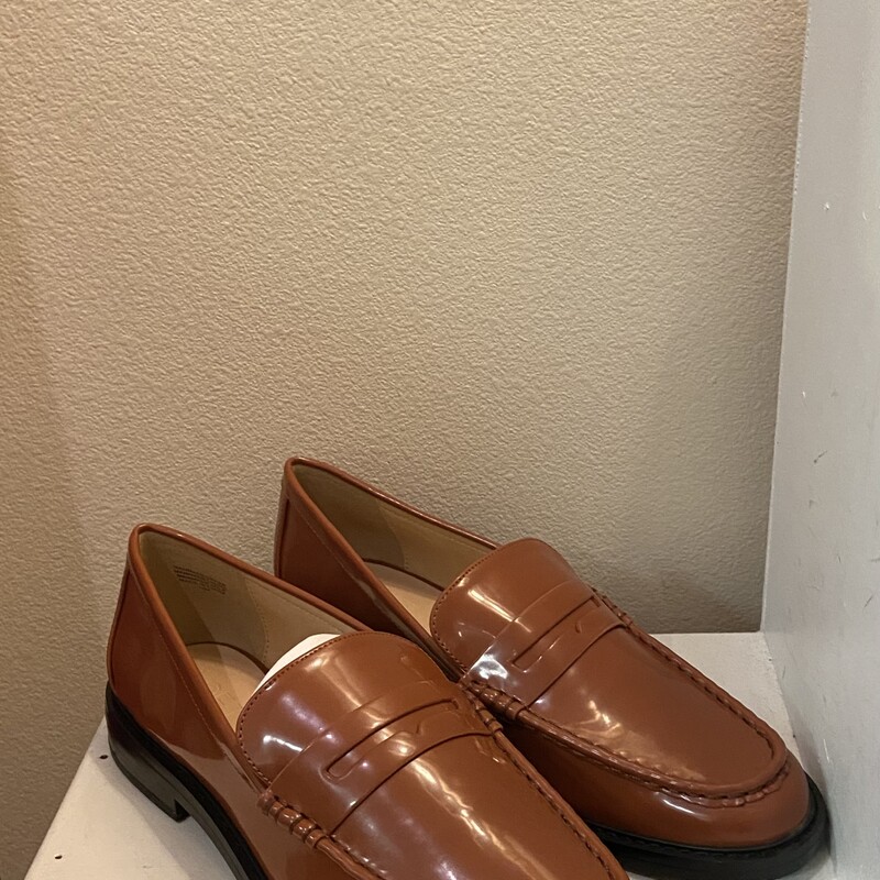 NIB Cognac Loafer